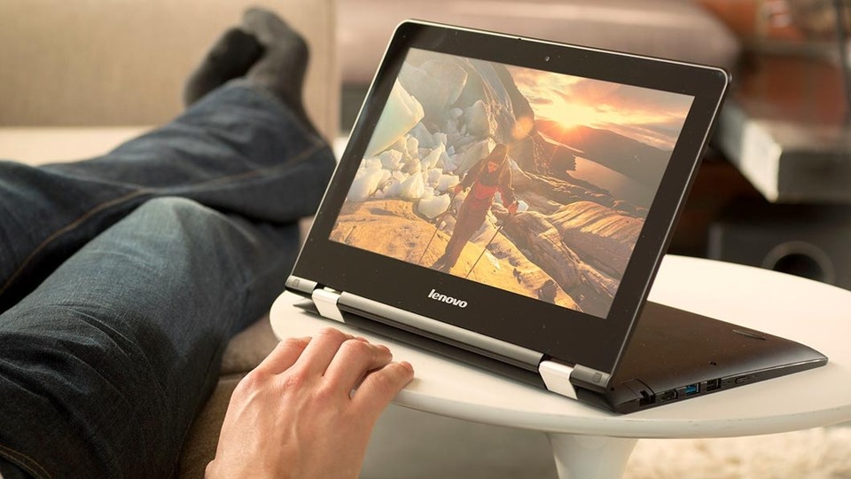 Wandelbar: Das Lenovo Yoga 300 lässt sich als Tablet, Notebook und Videoplayer nutzen.