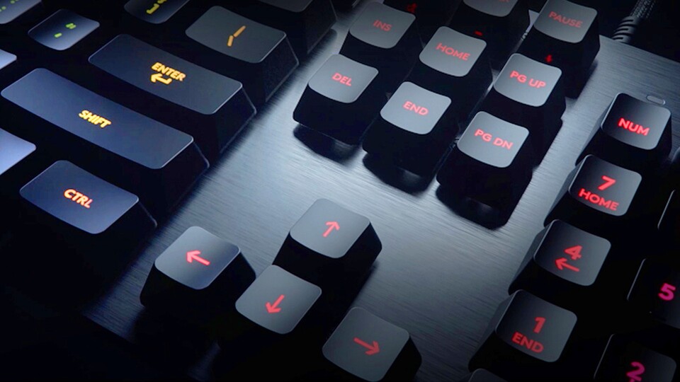 DIe Deckplatte aus gebürstetem Aluminium verleiht der G512 ein Premium-Tippgefühl, ohne einen Premium-Preis aufzurufen.