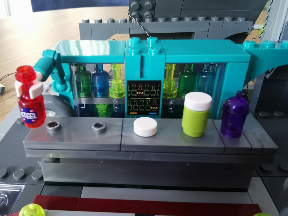 Die Bar (mit Roboterarm links) lässt ahnen, wie detailliert die einzelnen Module des Game Stack ausfallen.