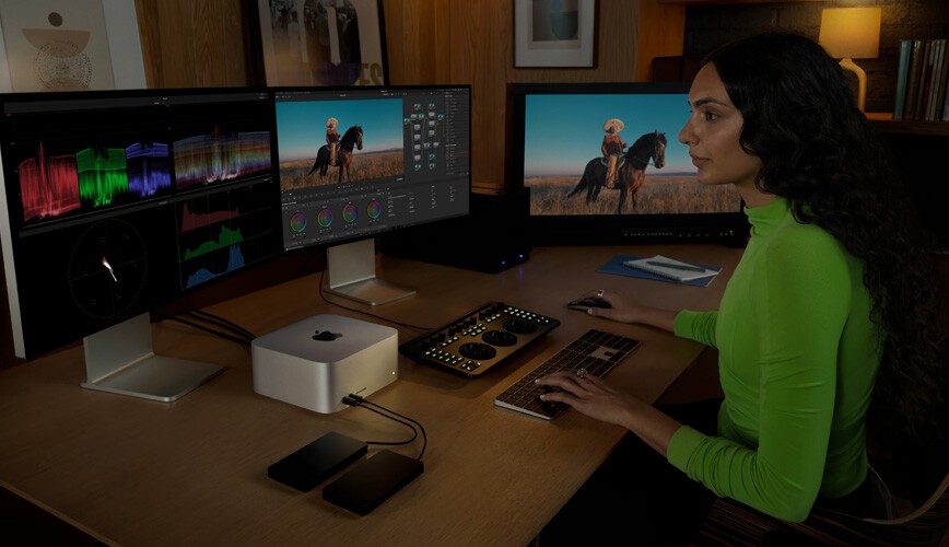 Bis zu acht Displays können mit dem M3 Ultra verbunden werden. Beim M4 Max sind es fünf.
Bildquelle: Apple