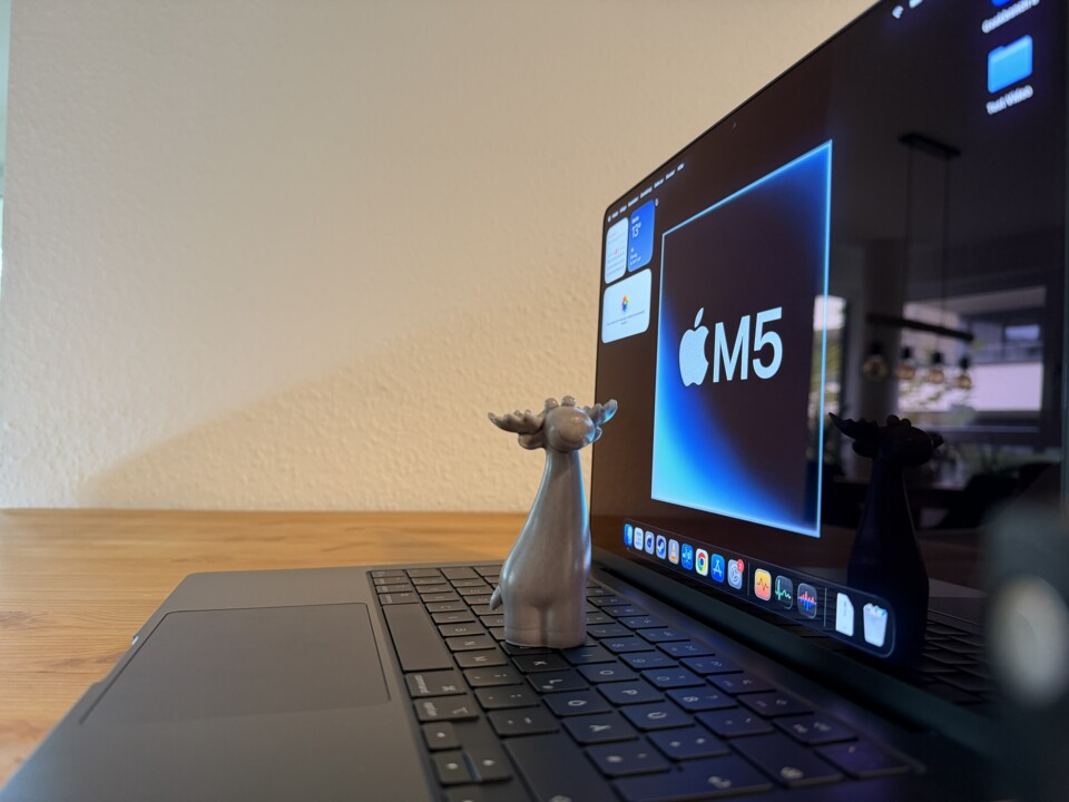 Das Speicherupgrade ist besonders beim MacBook Pro M5 sehr kostspielig. (Bildquelle: Sven ScharpeGameStar Tech)