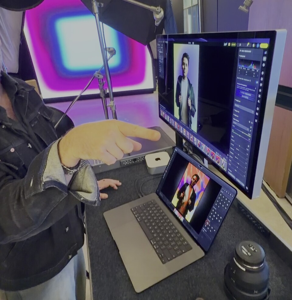 Porträtfotograf Jeremy Cowart demonstrierte seinen Workflow. (Bildquelle: Xataka)