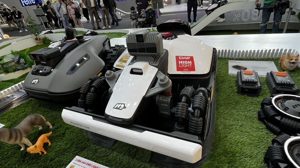 Der kleine Mähroboter sieht aus wie ein Rennwagen. (Bildquelle: Mirco KämpferGameStar Tech)