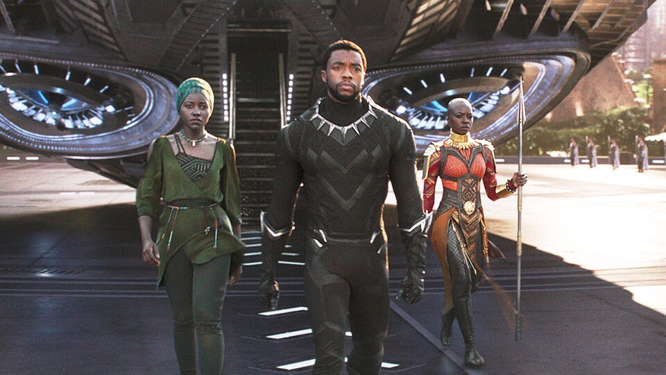 Marvels Black Panther gewinnt gleich 3 Oscars, auch Spider-Man holt einen Oscar als bester Animationsfilm.