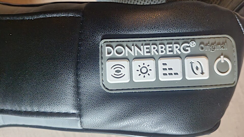 Auf dem Bedienfeld lassen sich von links nach rechts einstellen: Vibration, Wärme, Geschwindigkeit und Drehrichtung.