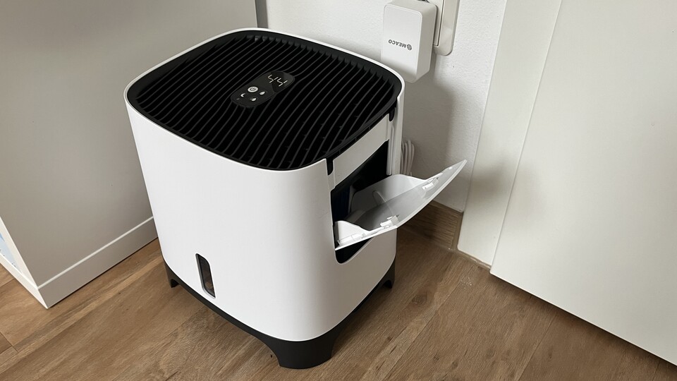 Mit dieser Klappe lässt sich das Wasser schnell nachfüllen.