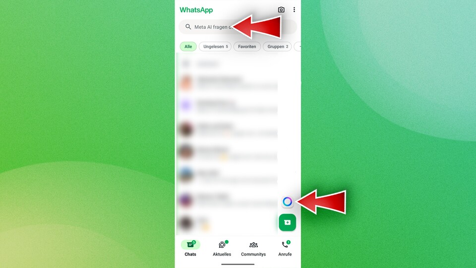 Tippt ihr auf den blauen Kreis auf WhatsApp, öffnet sich ein Chat mit der KI. Der öffnet sich auch, wenn ihr in die Suchleiste oben eine Frage eingebt und auf »Senden« tippt.