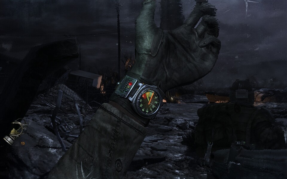 Die Uhr am Handgelenk des Helden gibt Aufschluss darüber, wie lange die Gasmaske noch arbeitet, bis ein neuer Filter her muss.