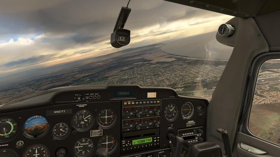 Ein Paradebeispiel für Simulationen in VR ist der Microsoft Flight Simulator, der euch realitätsnah abheben lässt. Wird euch bei waghalsigen Flugmanövern schlecht, ist das aber nicht zwingend Motion Sickness - in der Realität gibt es mit gutem Grund immer Spucktüten in Flugzeugen.