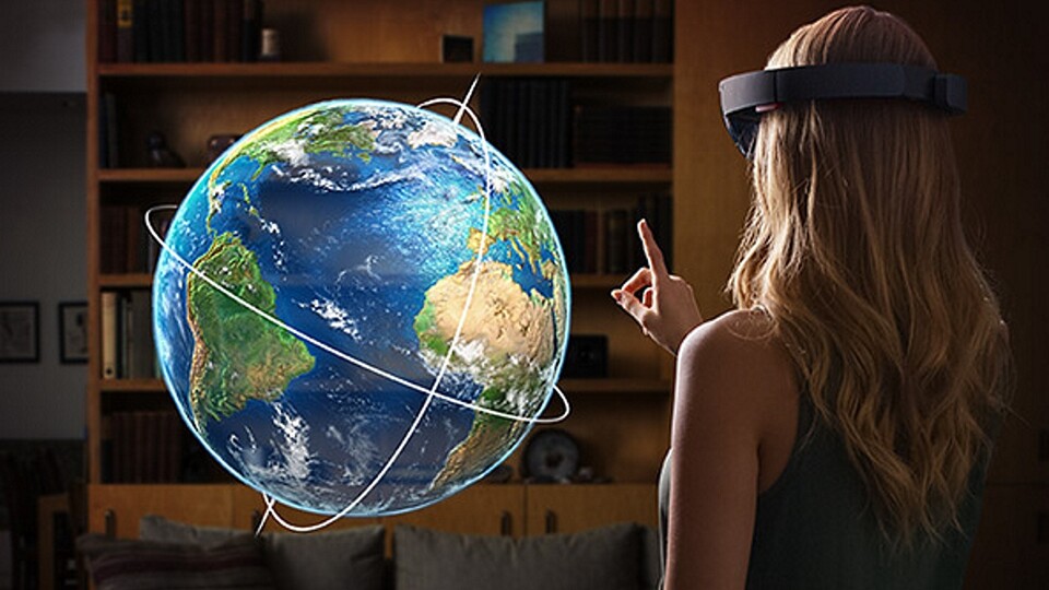 Microsoft setzt mit HoloLens eher auf Augmented-Reality statt auf Virtual-Reality. Ein späteres VR-Engagement möchte der Konzern aber nicht ausschließen. 