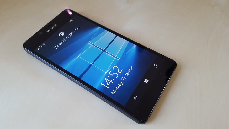 Das Microsoft Lumia 950 ist ein gut ausgestattetes Smartphone mit kleinen Schwächen.