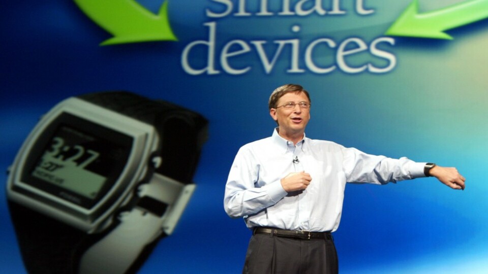 Bill Gates und smarte Uhren. Das war keine Eintagsfliege, wie hier zu sehen auf der CES 2003. (Quelle: Bloomberg.com)