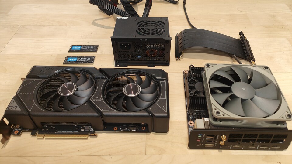Im Vergleich zu den GPU-Monstern, die viele von euch im PC haben, ist meine RTX 4070 Super ja noch harmlos. Ins gewählte Gehäuse hätte aber auch ein Modell mit drei Slots und etwas mehr Länge gepasst - das Konto sagt trotzdem nein.