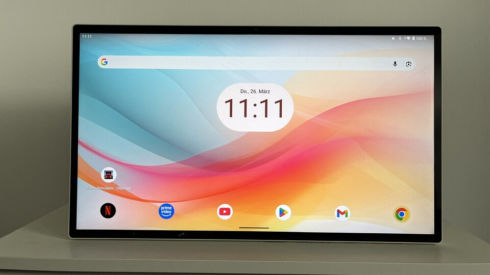 Der riesige Bildschirm macht einiges her.