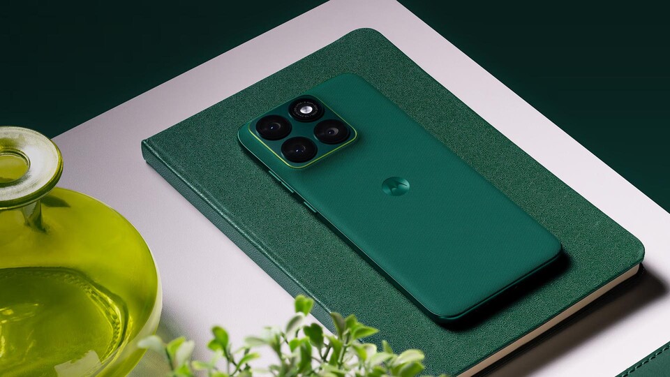 Die eleganten Pantone-Farben und die Textur in Leinen- und Nylon-Optik verleihen dem Motorola Edge 70 Fusion einen einzigartigen Look.