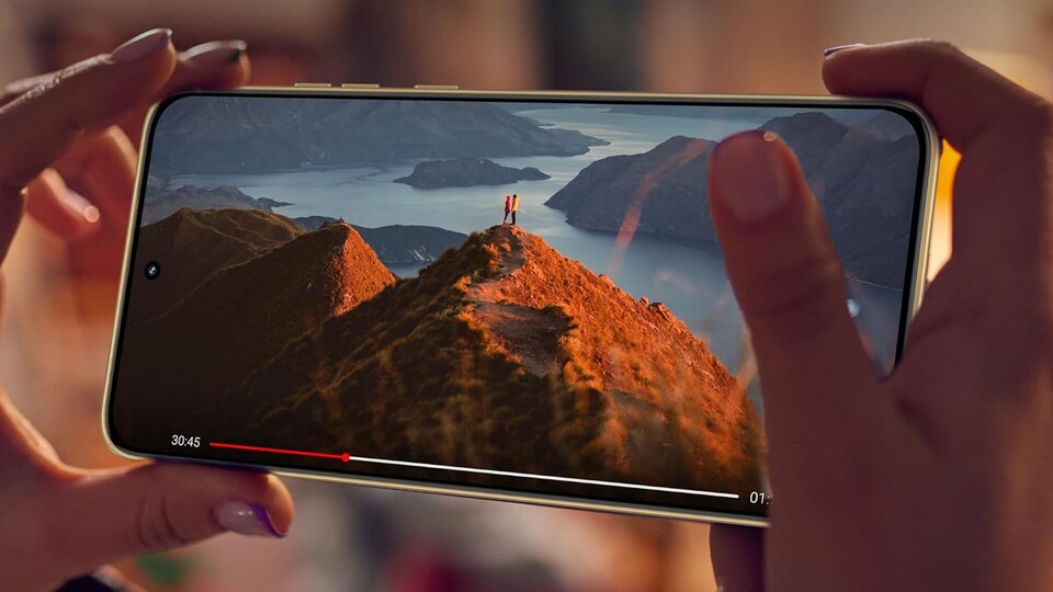 Das brillante 6,36-Zoll pOLED-Display des Motorola edge50 neo zeigt lebendige Farben und tiefe Kontraste bei maximaler Handlichkeit.