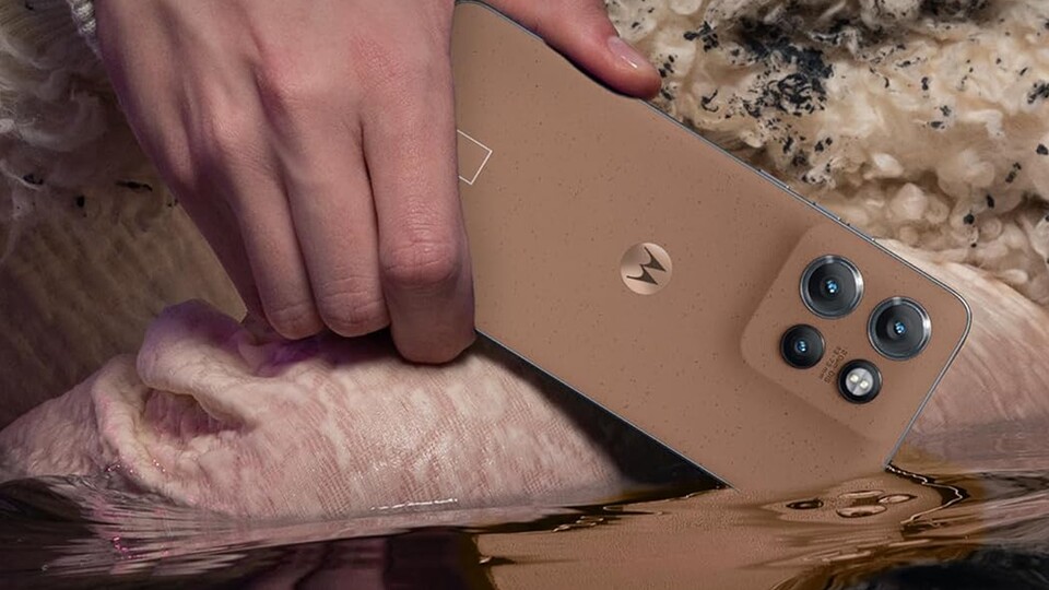 Keine Panik bei Nässe: Dank IP68-Zertifizierung übersteht das edge50 neo auch mal einen unfreiwilligen Regenschauer oder einen Sturz ins Waschbecken, ohne abzusaufen.