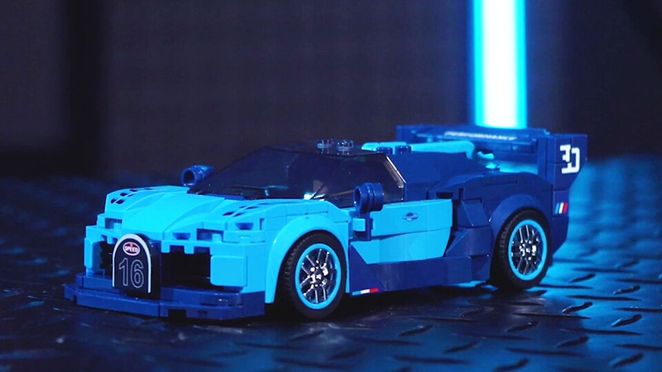 2018 hat LEGO einen lebensgroßen Chiron aus über einer Million Teilen, mit einem Gesamtgewicht von 1,5 Tonnen, 5,3 PS und über 20 kmh Top-Speed präsentiert.
