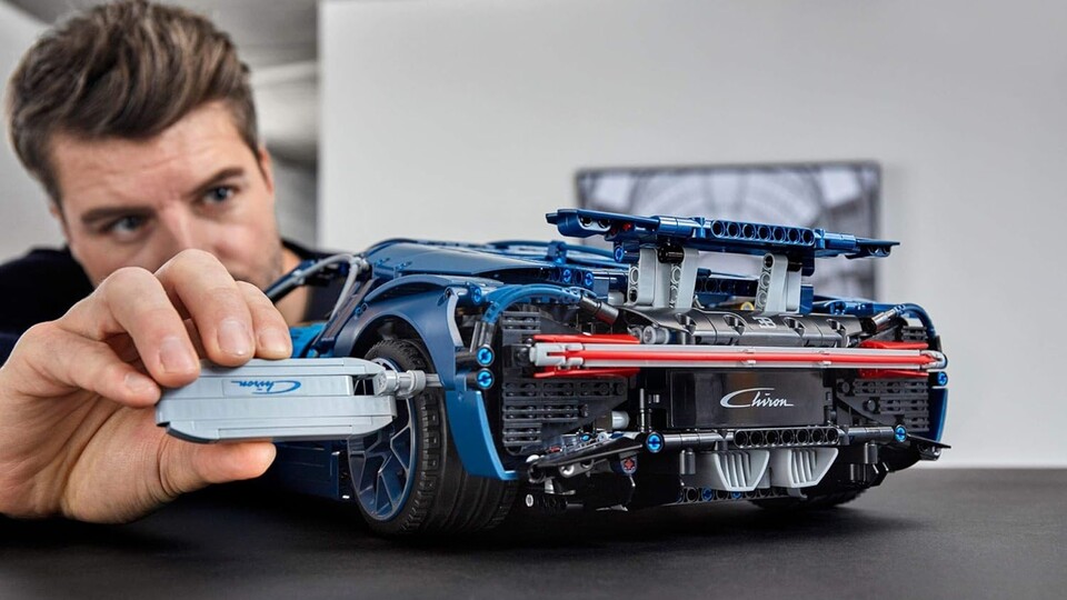 Der Bugatti Chiron der Sammler-Edition von LEGO Technic ist wirklich schick und offiziell lizenziert.