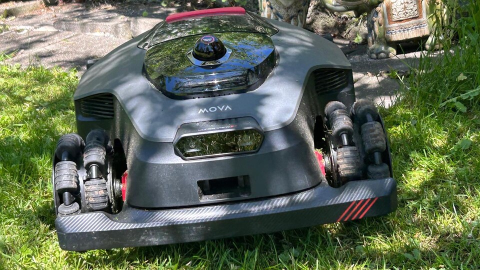 Kabellose Freiheit im Garten: Der MOVA LiDAX Ultra 2000 AWD navigiert dank 360° 3D-LiDAR und KI-Dual-Vision völlig ohne Begrenzungskabel und RTK-Empfänger.