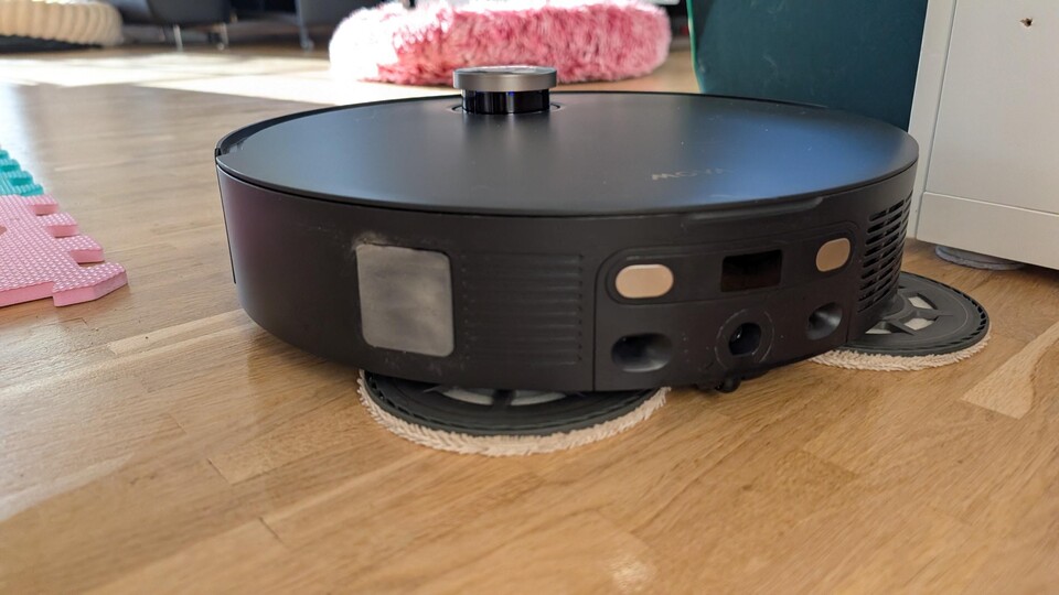 Der rechte Mopp ist ausfahrbar und kommt herausragend gut in die Ecken - besser als die Wischwalze.