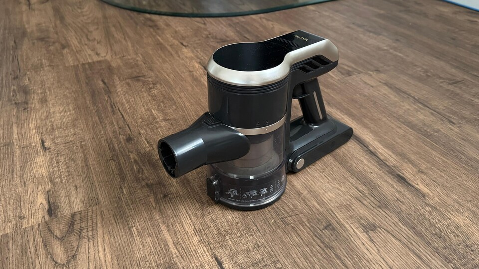 Der Motor des Mova S2 kommt mit einer 150 AW Saugleistung. Also stark genug für jeden noch so groben Schmutz.