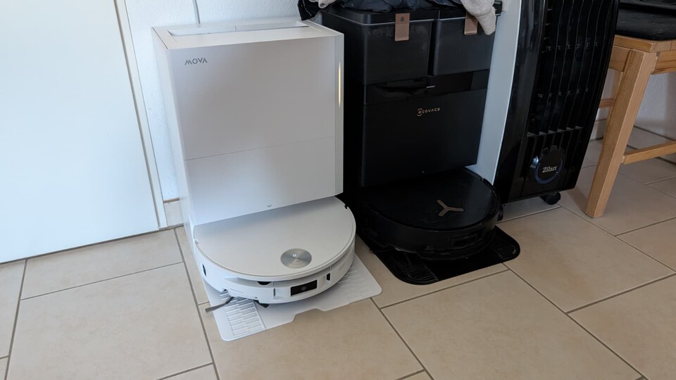 Hier seht ihr den MOVA S70 Roller im Vergleich mit dem ECOVACS X8 Pro Omni.