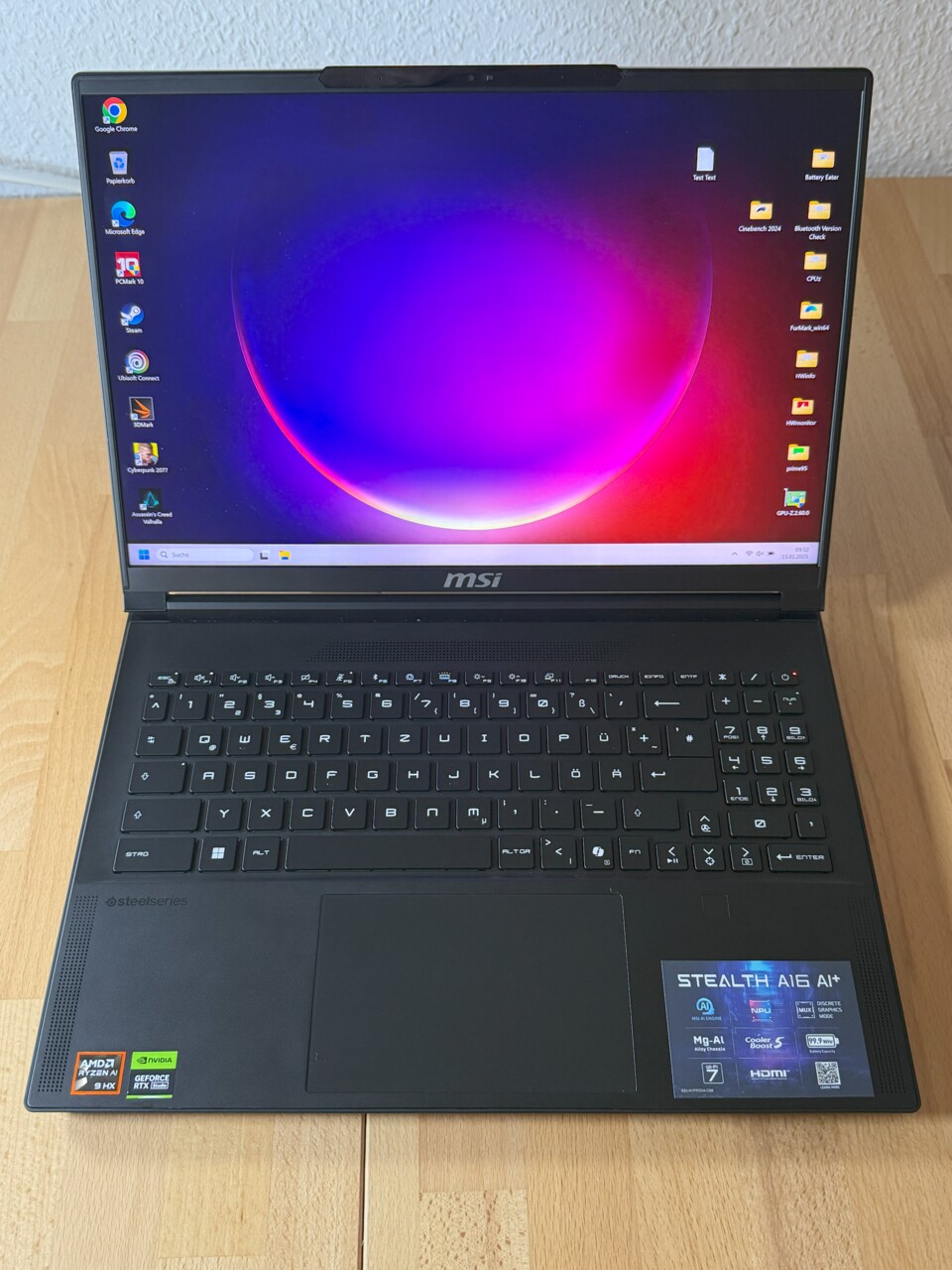 Das Gehäuse des MSI A16 besteht aus einer Alu-Legierung.