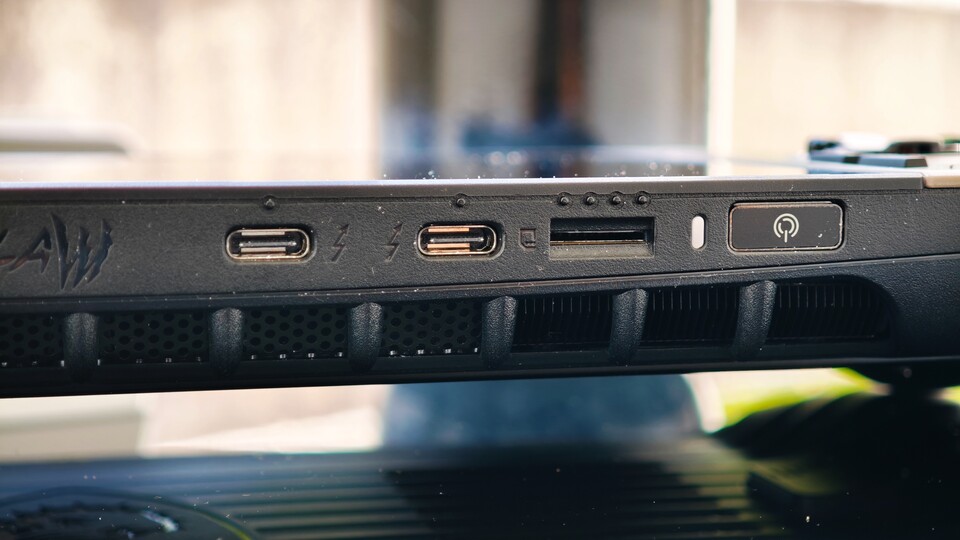 Neben den zwei USB-C-Anschlüssen findet ihr den Slot für die microSD-Karte. (Bildquelle: Duy Linh DinhGameStar Tech)
