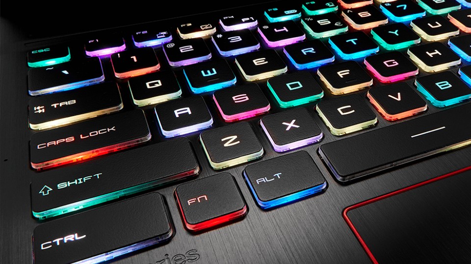 Die Tastatur von Steelseries bietet neben der (konfigurier- und abschaltbaren) RGB-Beleuchtung einen guten Anschlag und klares Feedback.