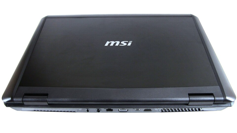 Im Vergleich zu der Gehäusevariante, die MSI an PC-Hersteller wie Deviltech, One, Medion und Schenker verkauft, machen die Gehäuseoberflächen beim MSI GT70H einen höherwertigen Eindruck.