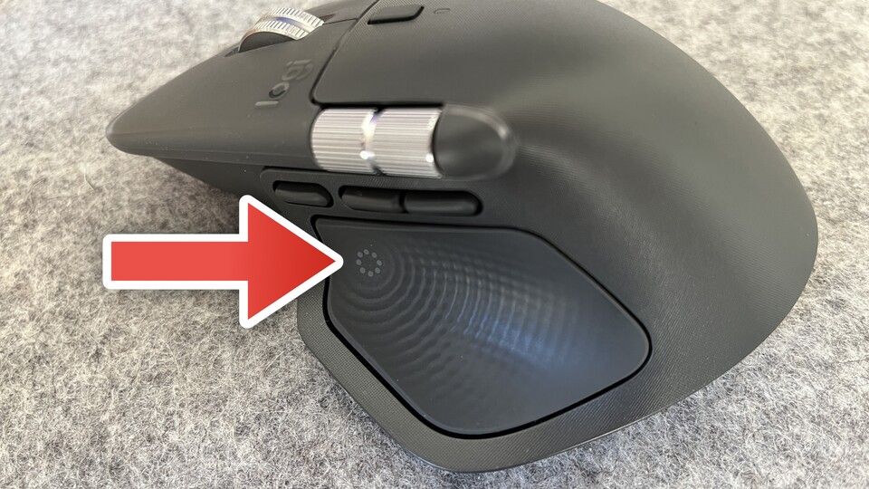 Die Hauptdaumentaste lässt sich angenehmer drücken und löst nun die neue Smart-Actions-Funktion aus.