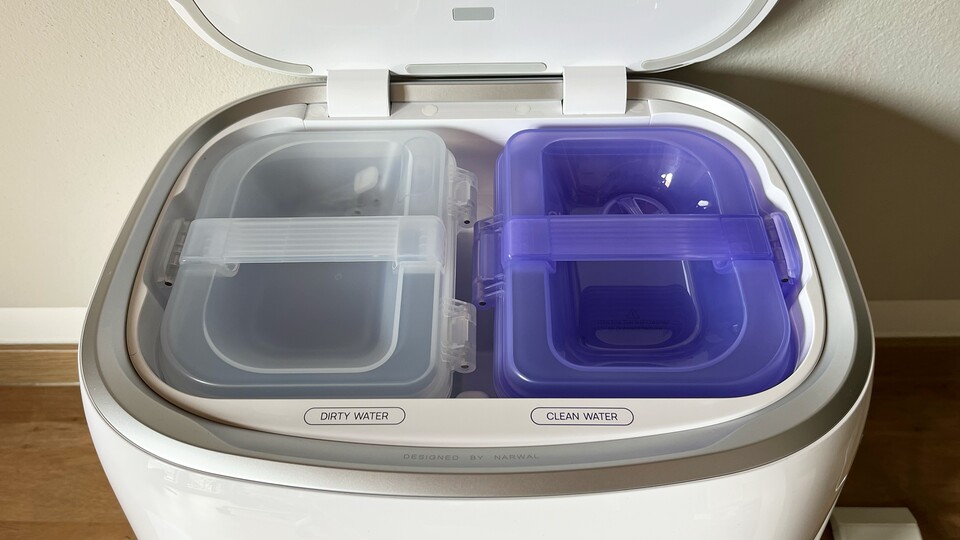 Die Wassertanks folgen Narwals moderner Designsprache und sind per Klicksystem leicht zu rfüllen und entleeren.