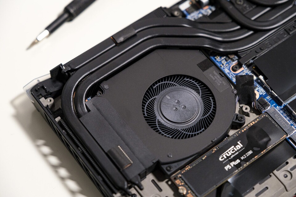 Konstruktionsbedingt sind die Lüfter in Notebooks klein und flach. (Bildquelle: Notebooksbilliger)