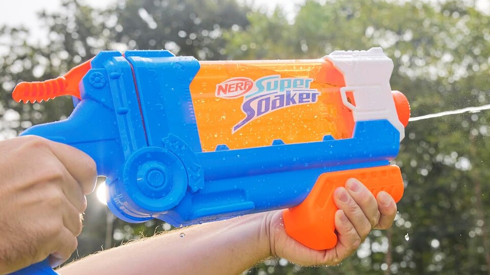 Als Kind durfte ich nie einen Super Soaker haben, jetzt gerade wünsch ich mir den mehr als damals.