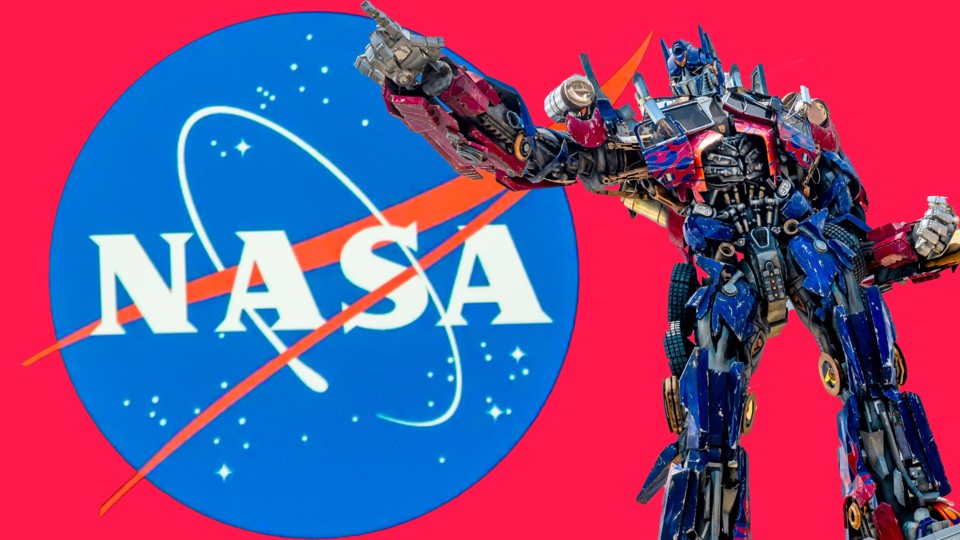 »Freedom is the right of all sentient beings.« Will Optimus Prime, the robot with a license for leadership positions, soon be spreading his ideology of freedom on Mars?  Spoiler alert: not quite.  (Image sources: TOimages and daily_creativity via Adobe Stock).