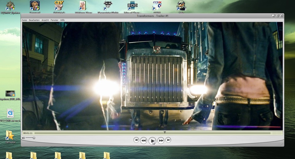 Wer sich High-Definition-Trailer mit Apples Quicktime-Tools ansieht (im Bild: »Transformers«), muss sich auf Ruckler und lange Ladezeiten einstellen.