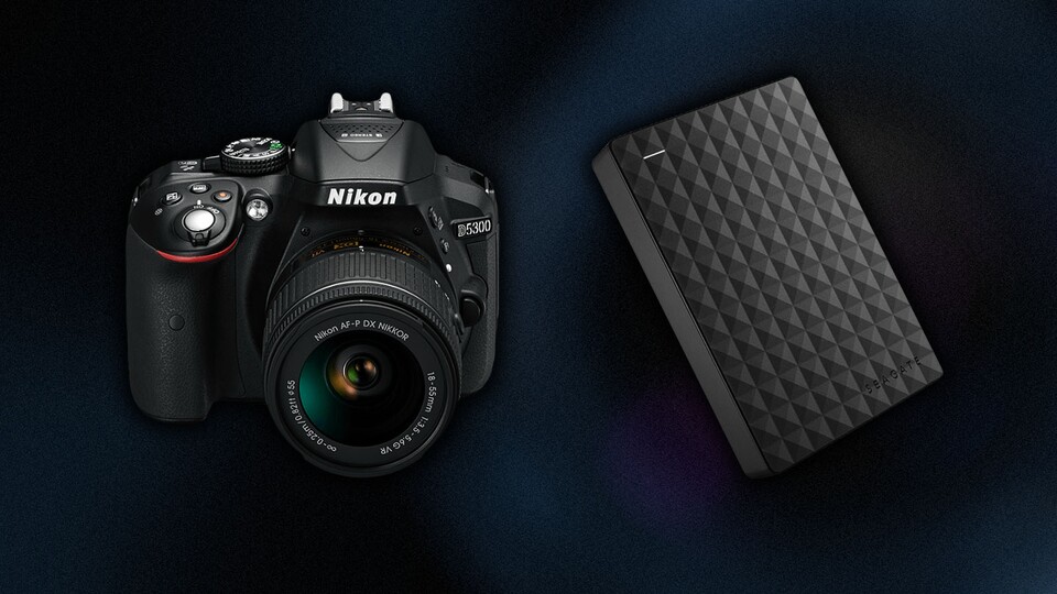 NIKON D5300 Kit Spiegelreflexkamera, 24.2 Megapixel, HD, 18-55 mm Objektiv (AF-P, VR), WLAN, Schwarz