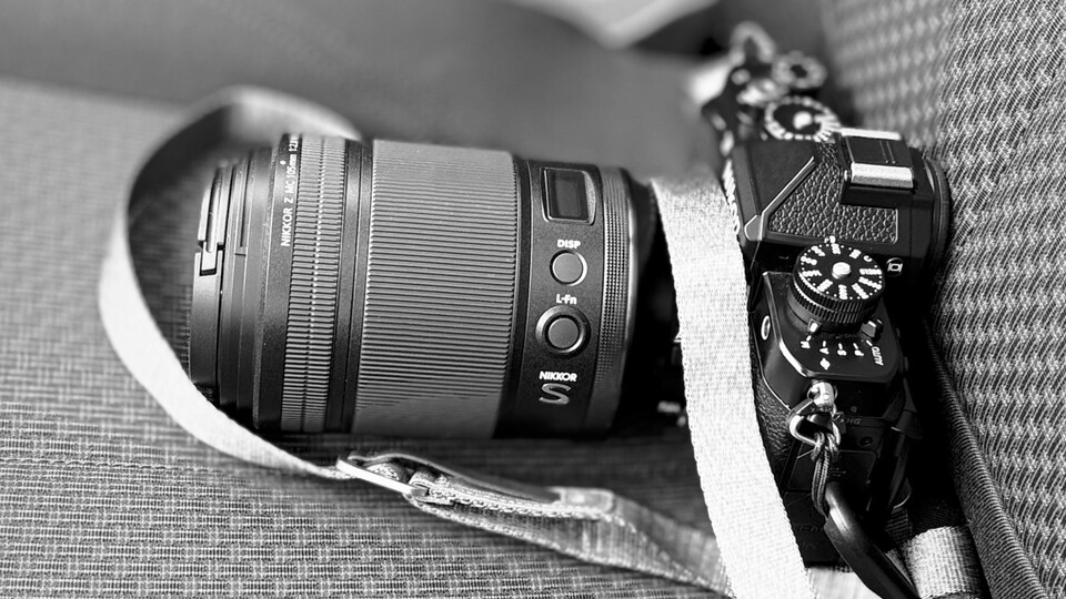 Es braucht für die Makrofotografie eigentlich kein teures Objektiv. Das Nikon-Objektiv hat mich aber so angelächelt.