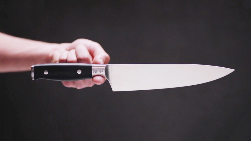 Ein gutes Messer ist so balanciert, dass der Mittelpunkt am vorderen Ende des Gehilz ist.