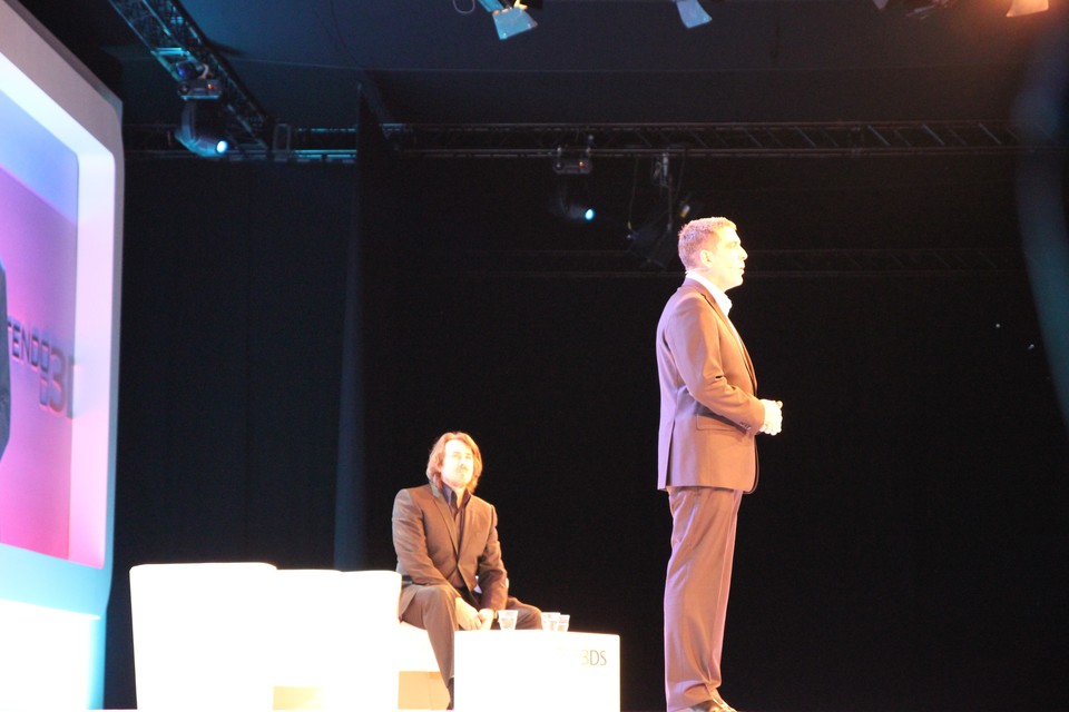 Jonathan Ross und Nintendos Marketing-Chef Laurent Fischer moderierten die Vorstellung.