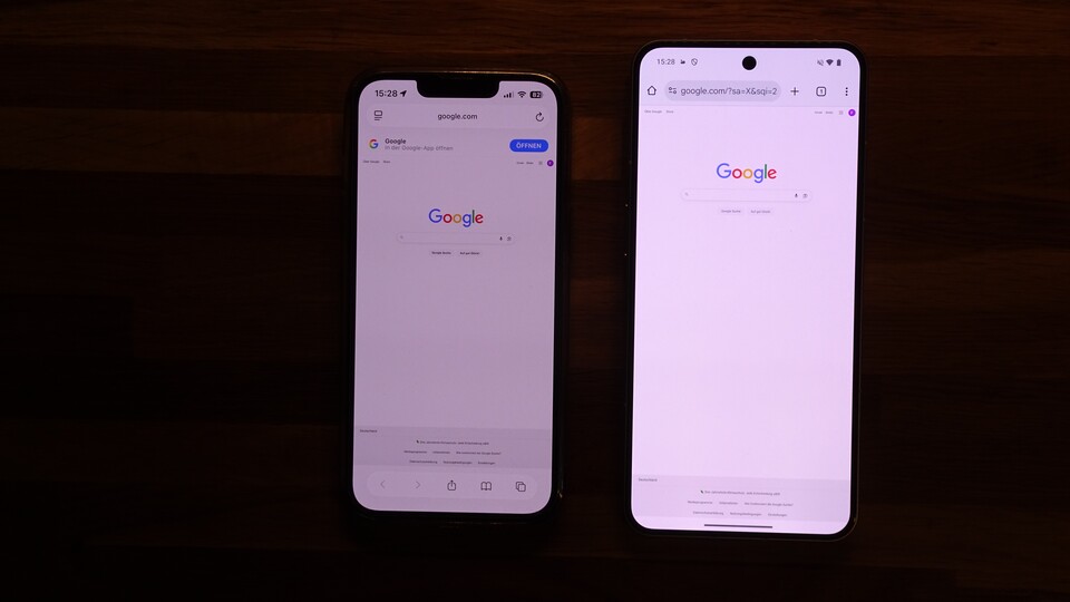 Vergleich: das iPhone 13 Pro mit 1.000 Nits und das Nothing Phone (3) mit 1.600 Nits. (Bildquelle: GameStar Tech)