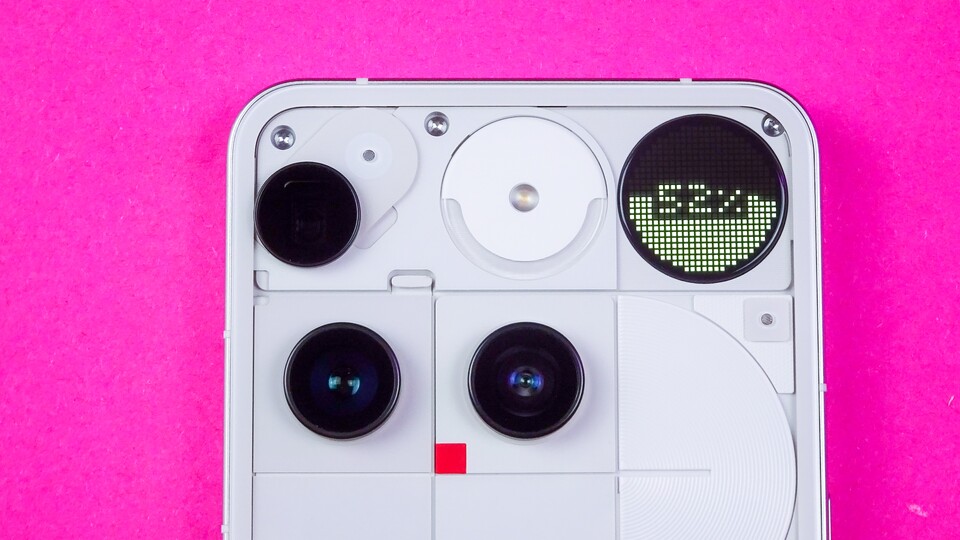 Highlight des Nothing Phone (3) ist das neue Glyph-Matrix-Display mit knapp 500 einzeln ansteuerbaren Pixeln. (Bildquelle: GameStar Tech)