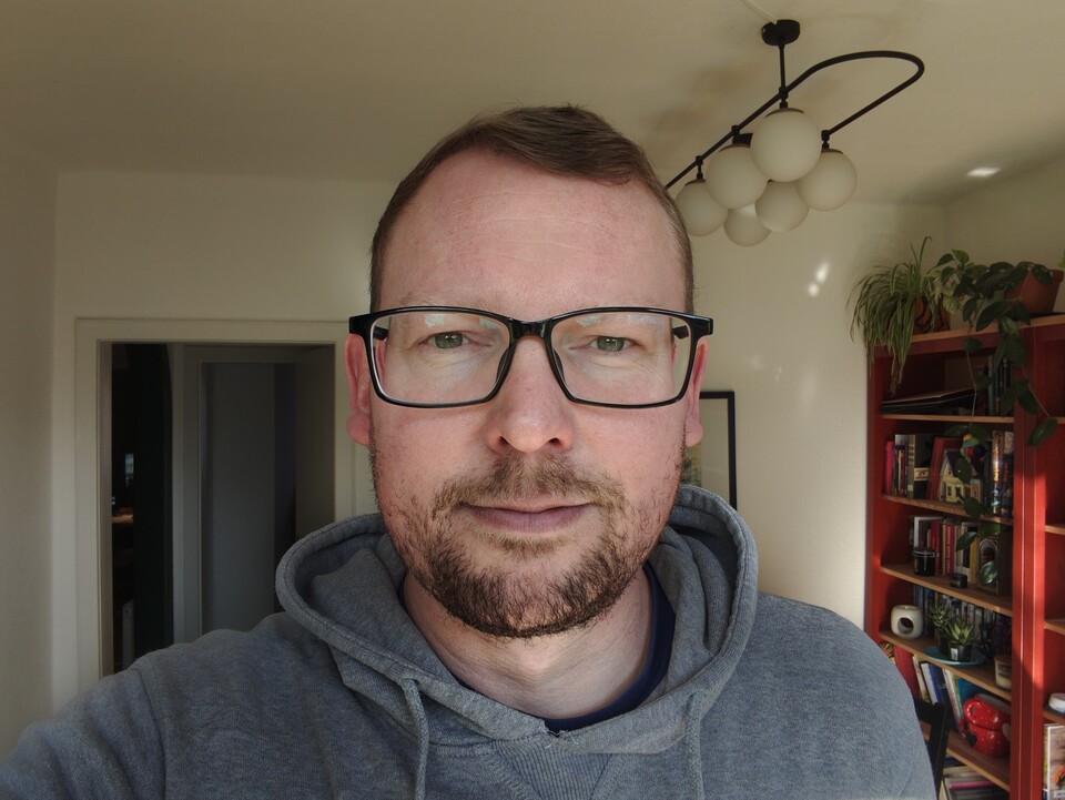 Bei guter Beleuchtung am Fenster