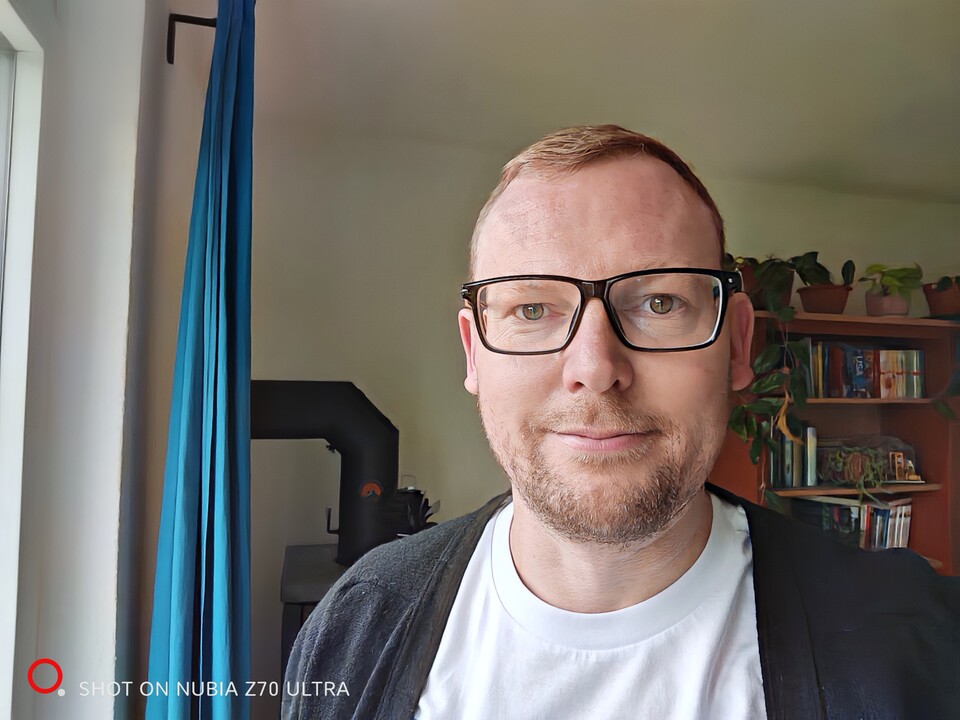 Die Aufnahmen mit der Selfie-Kamera sind stark weichgezeichnet, die Qualität ist eher schlecht.