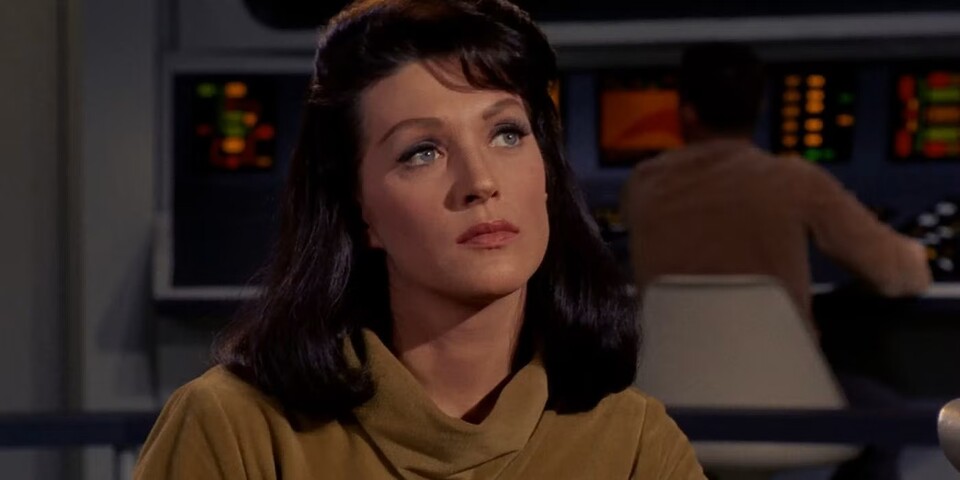 Nummer Eins war Captain Pikes rechte Hand, bevor das Kommando der Enterprise auf James T. Kirk überging. Die erste Offizierin war aber nur in zwei Episoden zu sehen, bis sie 2019 wieder auftauchte, gespielt von Rebecca Romijn in Discovery. (Bild: CBSParamount)