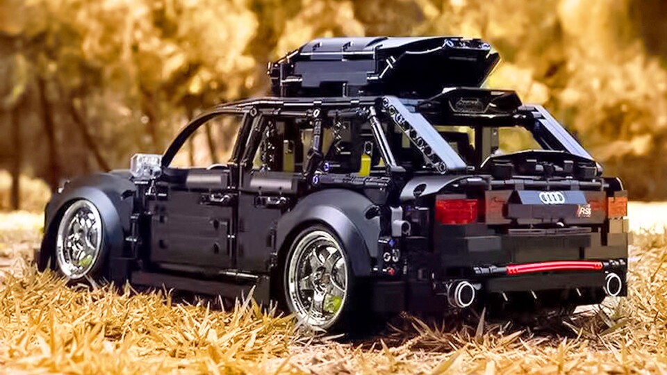 Die massiven Endrohre verraten, was wirklich unter der Motorhaube abgeht – da hilft auch keine Dachbox mehr.