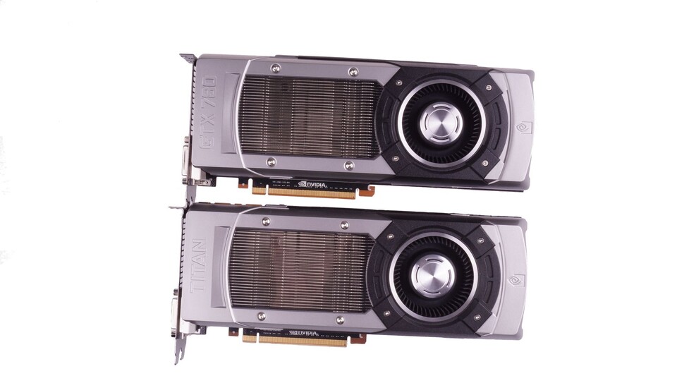 Geforce GTX 780 (oben) und Geforce GTX Titan sehen absolut identisch aus – bis auf den Schriftzug am Kühlkörper, der den Modellnamen verrät.