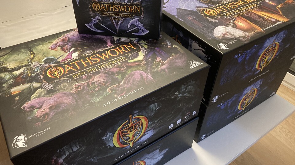 Oathsworn muss man sich nicht nur finanziell leisten wollen, auch der benötigte Stauraum sollte angesichts von bis zu vier riesigen Schachteln bei der Kaufentscheidung bedacht werden.