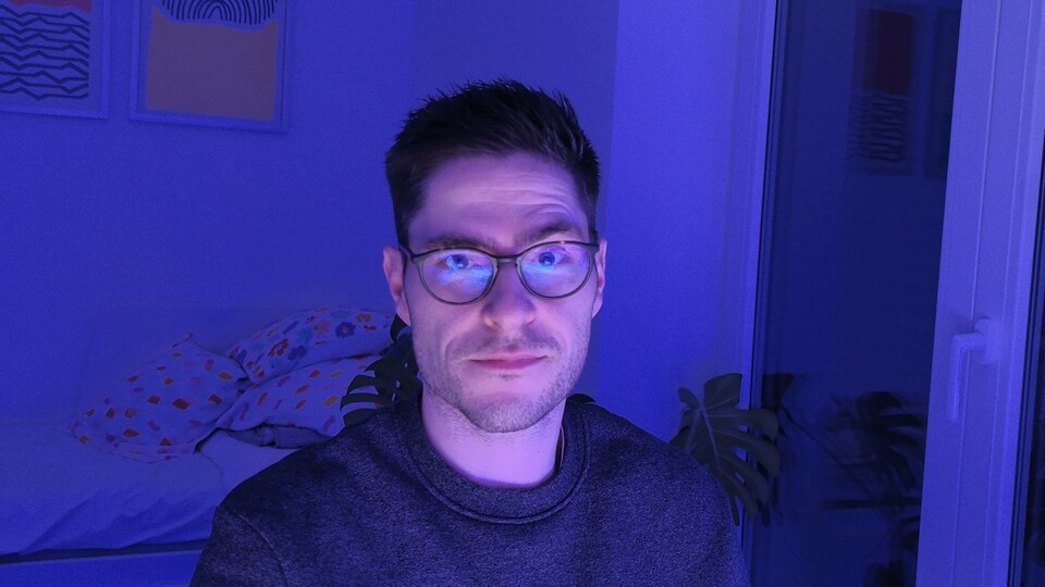 Die Tiny 3 zaubert dank des großen Sensors auch bei extrem schlechter Beleuchtung noch halbwegs brauchbare Bilder.